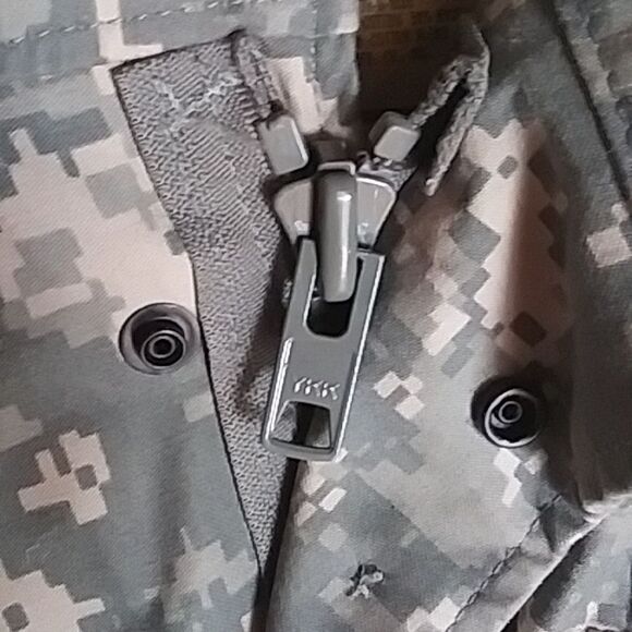 GI M-65 Field Jacket ACU Digital Camo Universal Pattern Fits Women's Large Well - Picture 4 of 12